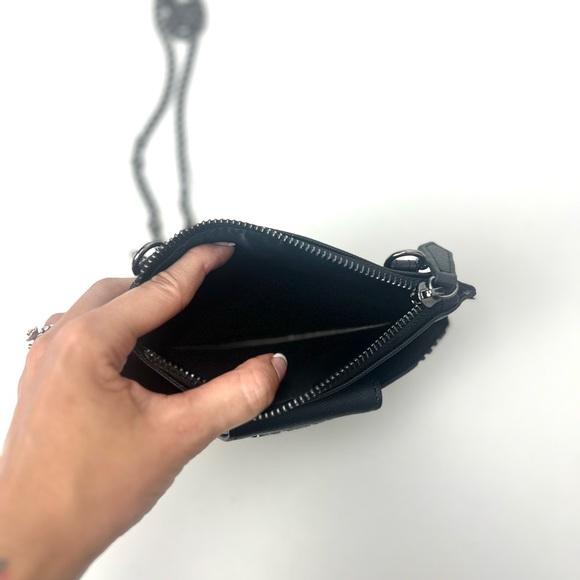 GUESS Black & White Logo Print CrossBody Chain Strap Mini Sholder Purse wallet - Picture 4 of 7